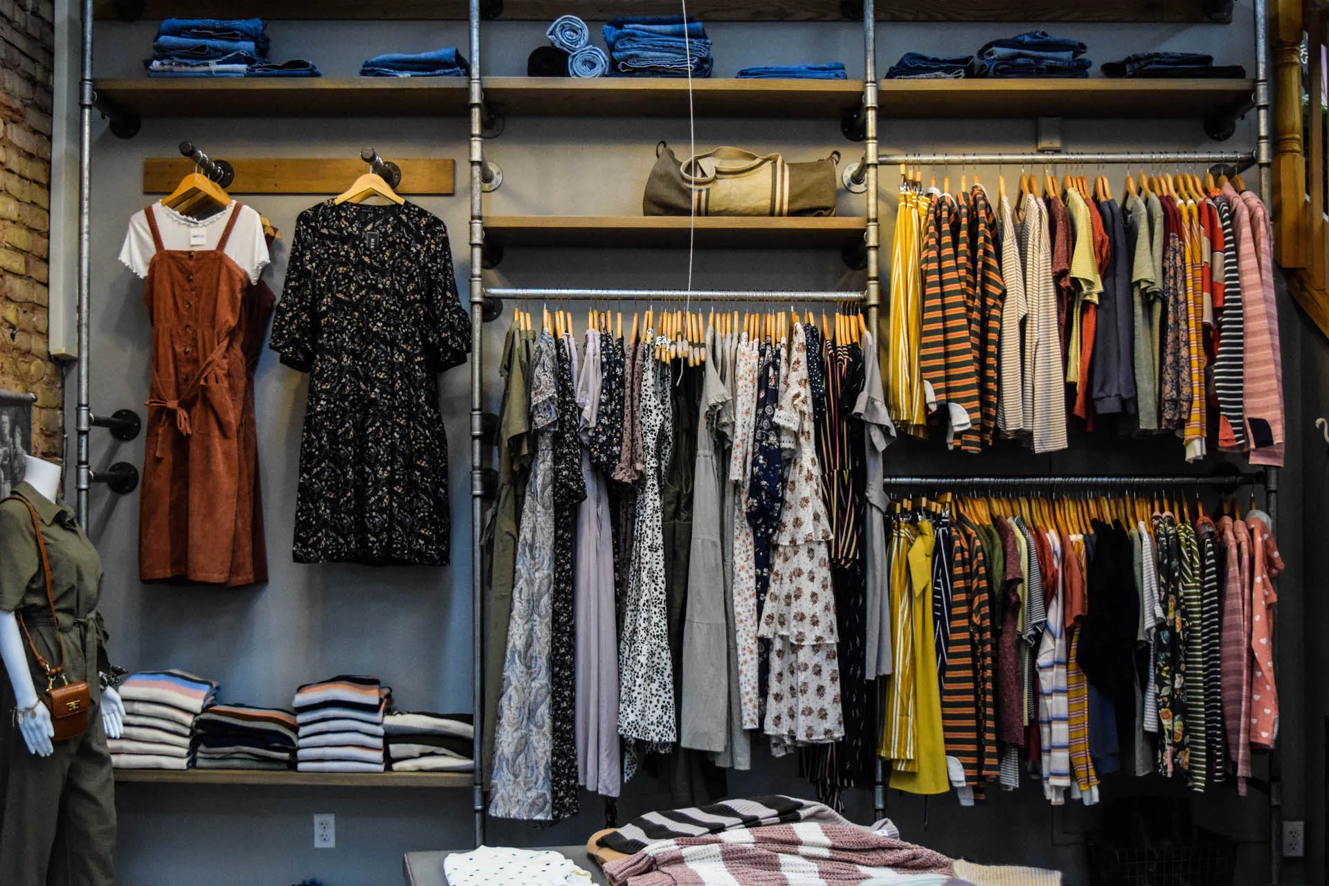 How to store cleaned clothing